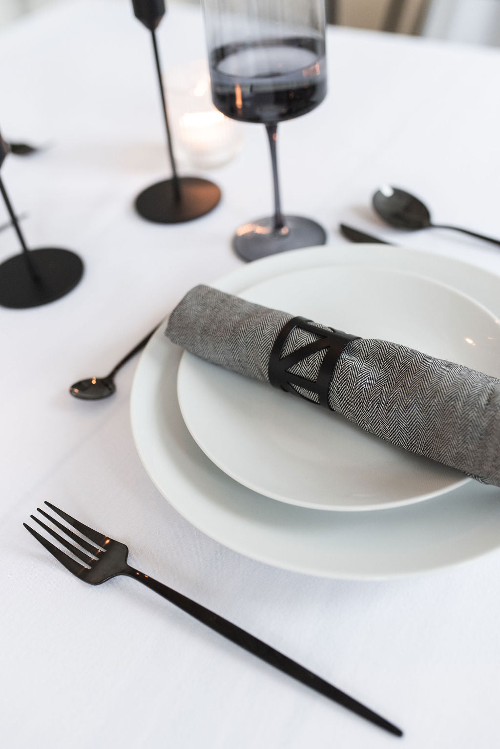 4 Napkin Folding Ideas Using Napkins Rings - Bluum Maison